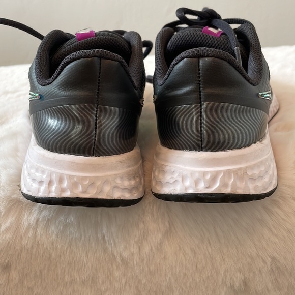 Nike Revolution 5 (GS) Black/Multi Girl's Running Shoes-Size 4.5 Y - Picture 6 of 8
